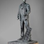 Mälestusmärk diilerile: skulptor Scott Holmquisti pronkskuju "Last Hero" (2018)